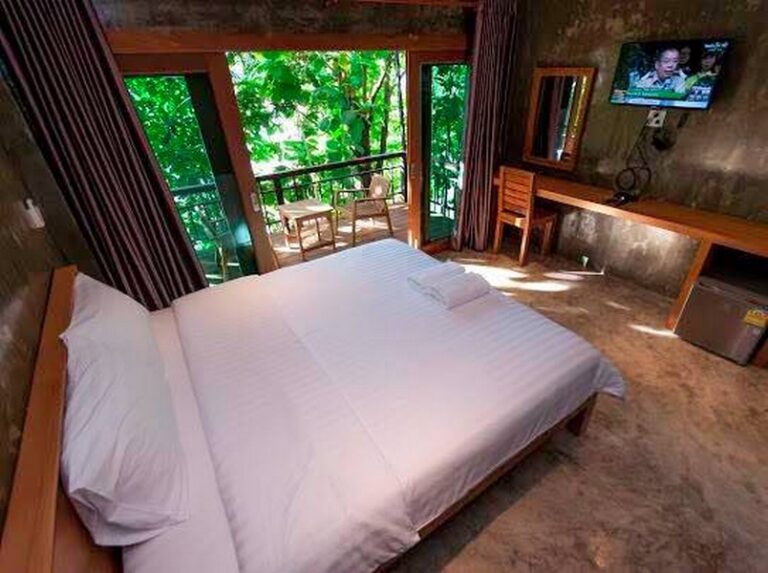 chiang klong riverside 03 768x573