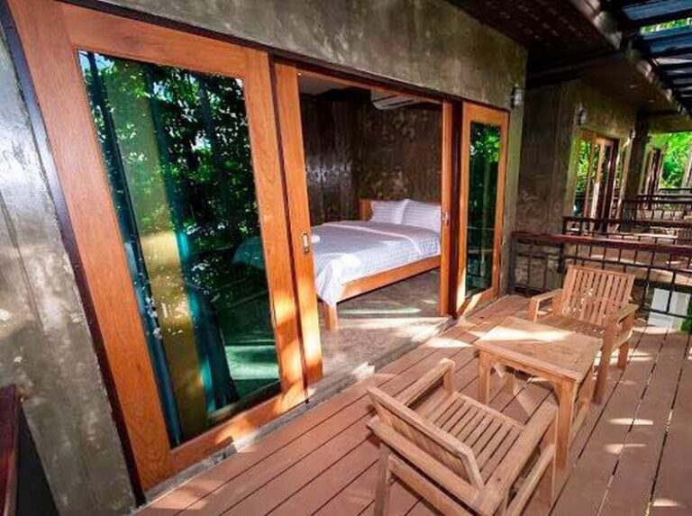 chiang klong riverside 07 768x573