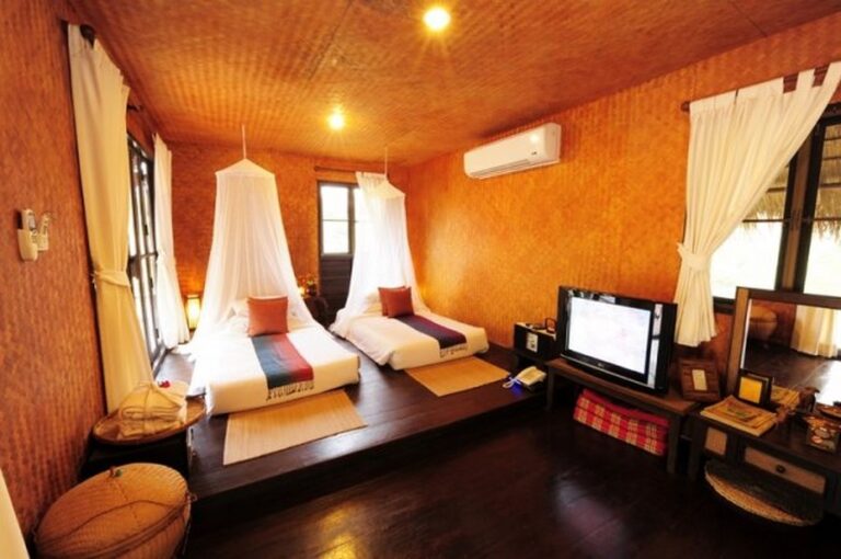 phunacome 07 768x510