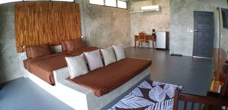 thawsi lake 10 768x373