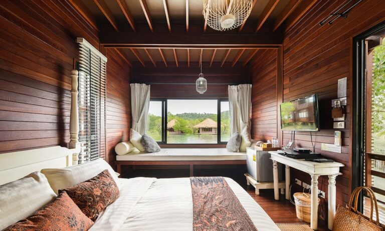 at the blue sky 01 768x461