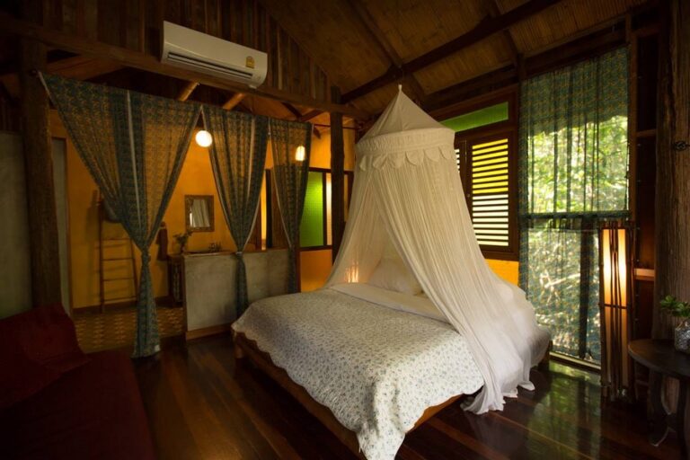 bann makok18 768x512