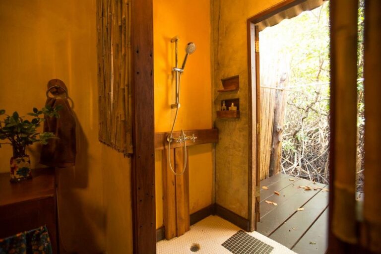 bann makok21 768x512