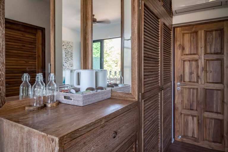 by the sea04 768x511