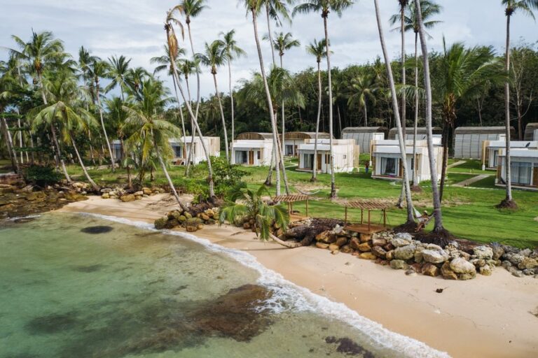 hideout resort05 768x512