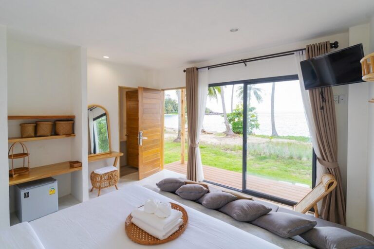 hideout resort14 768x512