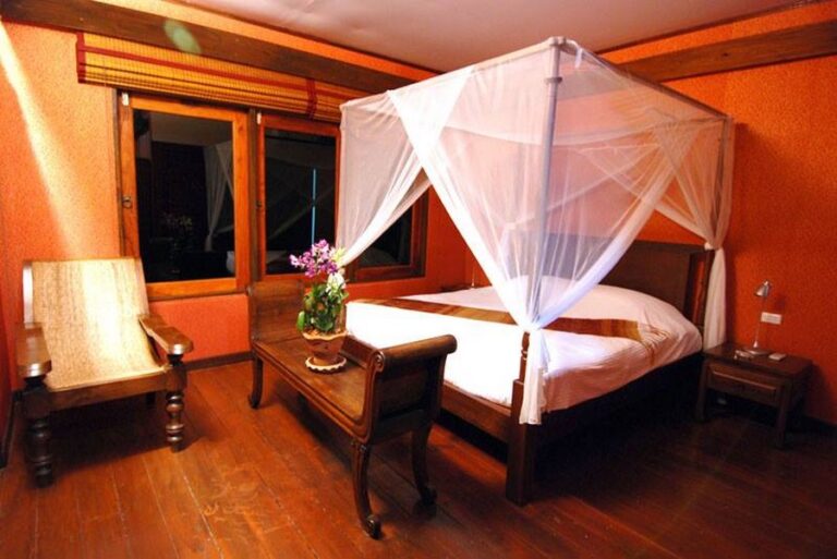 green gecko 01 768x513